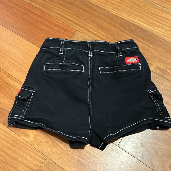 Dickies Black Short Cargo Shorts - Picture 6 of 6